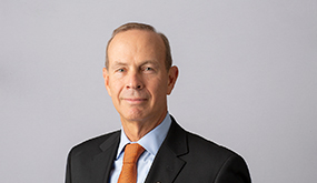 Mike Wirth，雪佛龙首席执行官和董事会主席