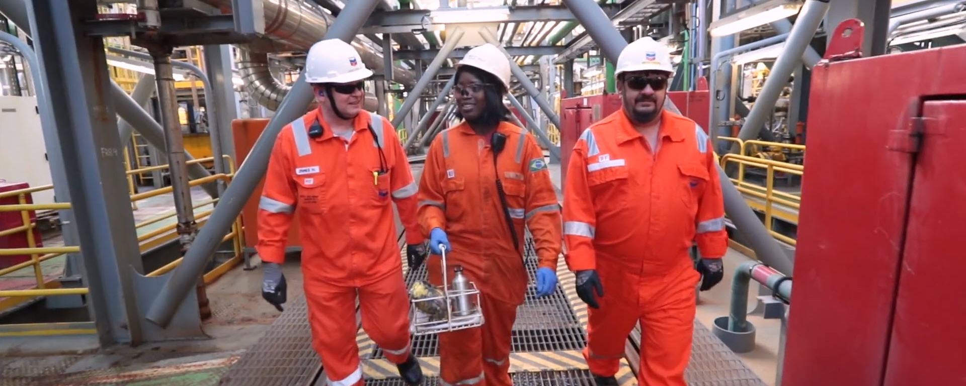 雪佛龙公司的工人＂>
        <img src=